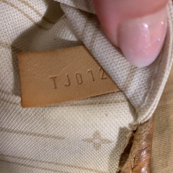 Authentic Louis Vuitton Neverfull GM Damier - Picture 9 of 12